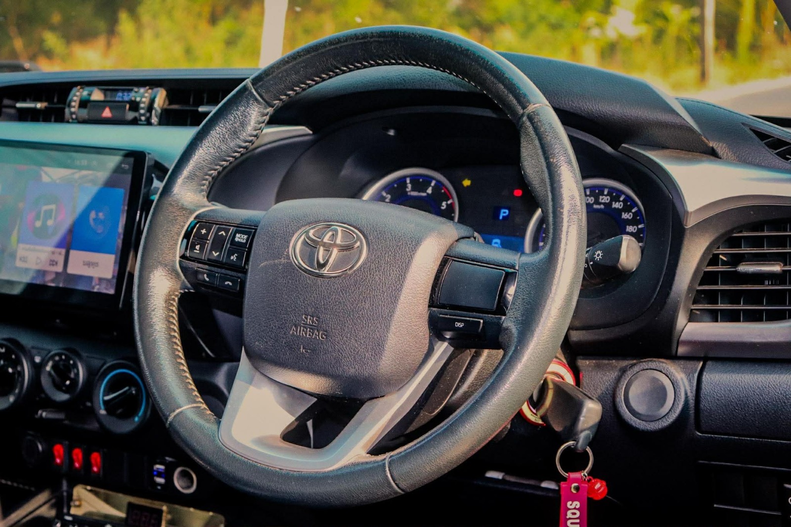 Car image 12